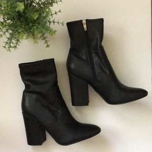 MARC FISHER Newbie black ankle booties